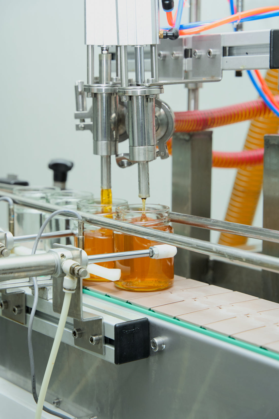 Cum recunoști mierea adevărată: 5 teste simple pe care le poți face acasă