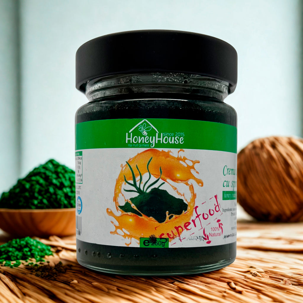 Honey cream with spirulina 250 g